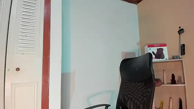 Violetta 0 online show from 11/12/25, 01:33