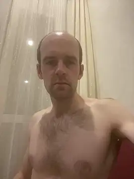 LynnAhNight online show from 10/03/25, 02:41