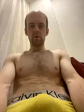 LynnAhNight online show from 10/11/25, 03:28