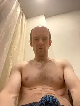 LynnAhNight online show from 10/14/25, 03:07