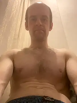 LynnAhNight online show from 10/22/25, 03:29