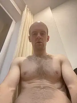 LynnAhNight online show from 11/12/25, 03:18