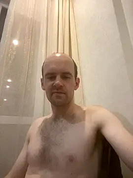 LynnAhNight online show from 11/19/25, 03:17