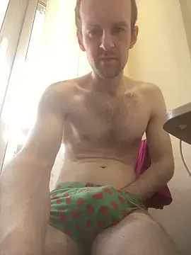 LynnAhNight online show from 04/04/26, 04:55