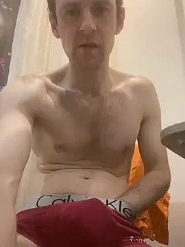 LynnAhNight online show from 04/10/26, 05:28