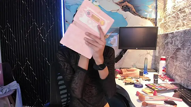 cassidy blossom online show from 10/10/25, 08:08