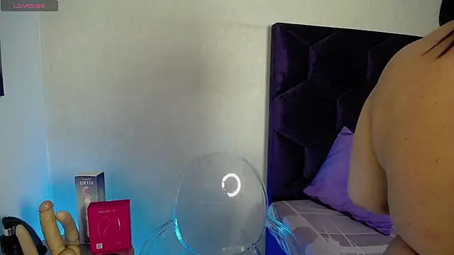 GochitaWild online show from 11/06/25, 07:59