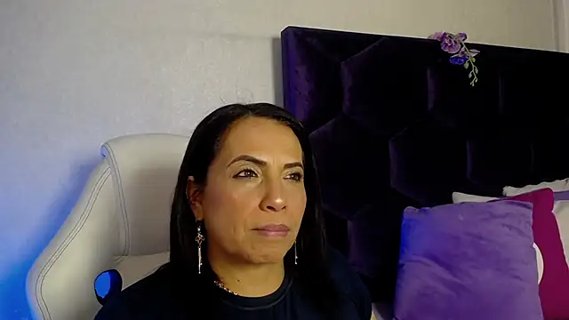 GochitaWild online show from 11/18/25, 08:24