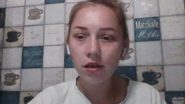 Snapshot of Anna_wey chatting on 07/08/26, 06:12 Anna wey online show from 07/08/26, 06:12