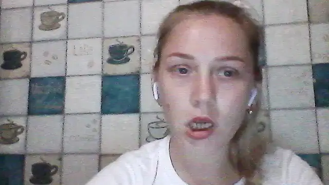 Snapshot of Anna_wey chatting on 07/09/26, 06:45 Anna wey online show from 07/09/26, 06:45