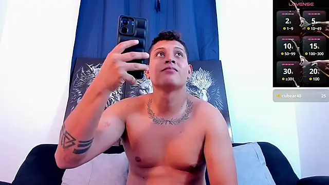 Snapshot of JohanSmith chatting on 02/18/25, 06:47 JohanSmith online show from 02/18/25, 06:47