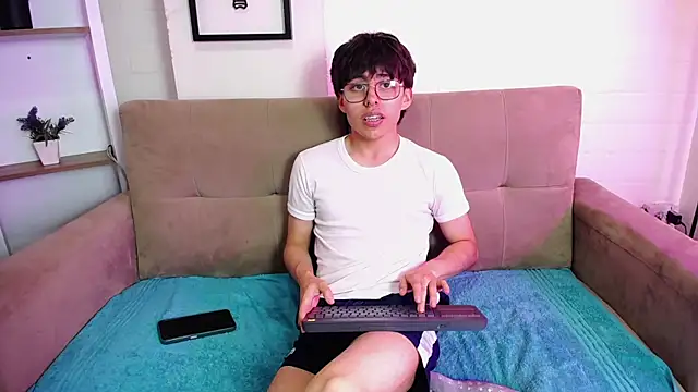 PepperTwink online show from 02/13/25, 02:09