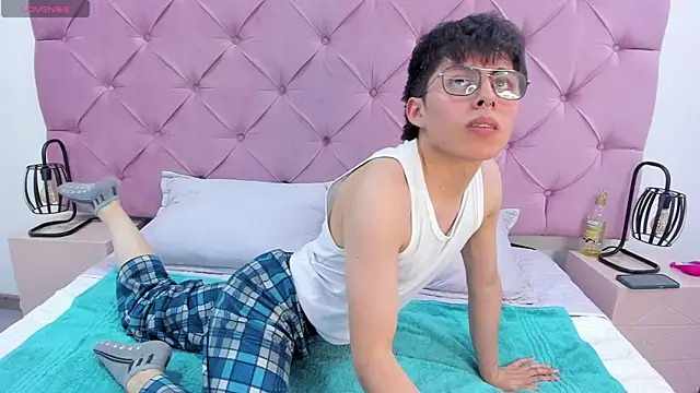 PepperTwink online show from 03/22/25, 02:03