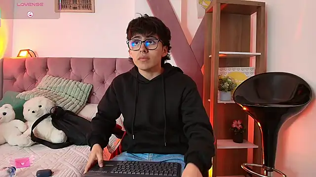 PepperTwink online show from 02/15/26, 01:09