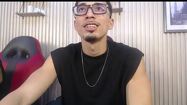 Snapshot of Becker2_ chatting on 11/30/25, 11:09 Becker2 online show from 11/30/25, 11:09