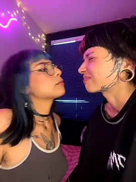 Snapshot of mavimist__ chatting on 10/26/25, 10:25 mavimist   online show from 10/26/25, 10:25