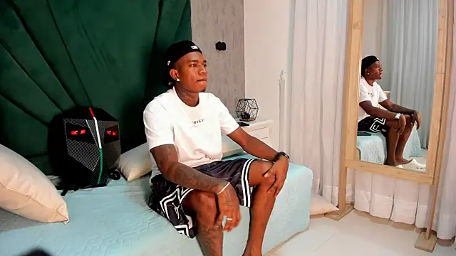 Snapshot of Juanita_Harold chatting on 02/11/25, 04:44 Juanita Harold online show from 02/11/25, 04:44