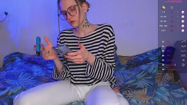 Miss lionheart online show from 03/04/25, 05:42