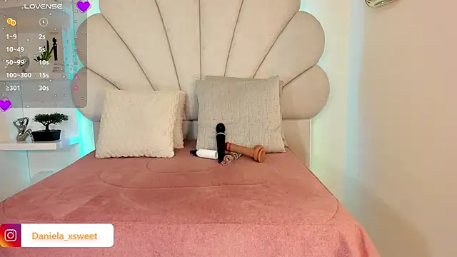 Danielaangelina online show from 12/17/25, 06:41