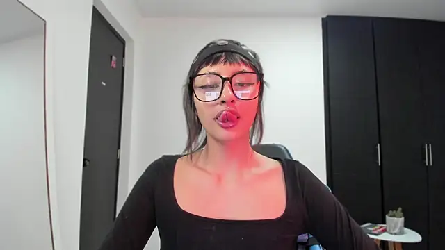 ggor4w33 online show from 10/03/25, 10:56