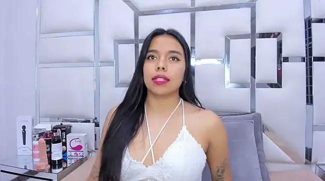 ZoeWan69 online show from 02/19/25, 06:43