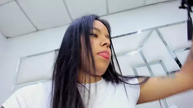 ZoeWan69 online show from 03/21/25, 11:12