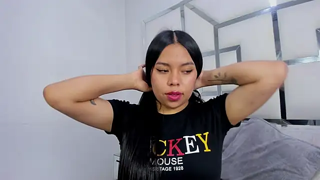 ZoeWan69 online show from 09/23/25, 12:19