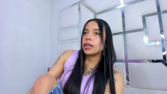 ZoeWan69 online show from 11/02/25, 12:40