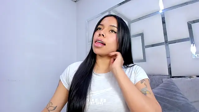 ZoeWan69 online show from 11/28/25, 12:08