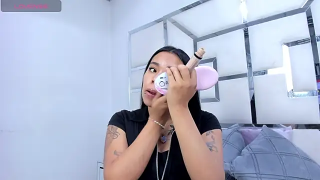 ZoeWan69 online show from 03/07/26, 12:57