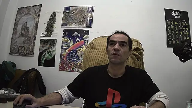 ReyDeBotones online show from 04/18/26, 07:58