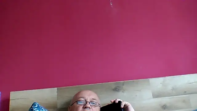 Snapshot of ruplumber chatting on 10/05/25, 10:57 ruplumber online show from 10/05/25, 10:57