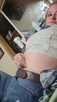 Snapshot of CutiepieMandii143 chatting on 03/03/26, 04:29 CutiepieMandii143 online show from 03/03/26, 04:29