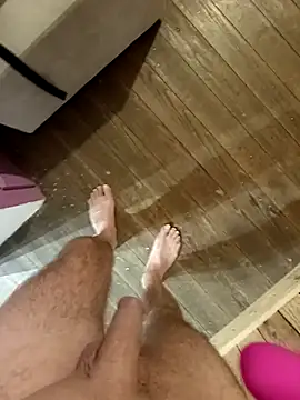 Snapshot of Dam70 chatting on 10/19/25, 05:41 Dam70 online show from 10/19/25, 05:41