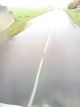 Snapshot of Dam70 chatting on 10/27/25, 07:45 Dam70 online show from 10/27/25, 07:45