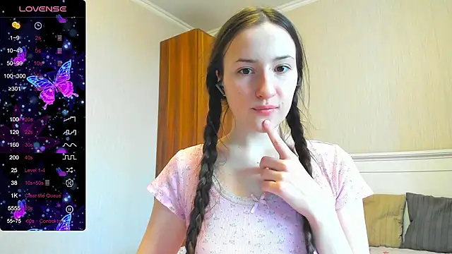 Cute  Nana online show from 04/20/26, 12:02