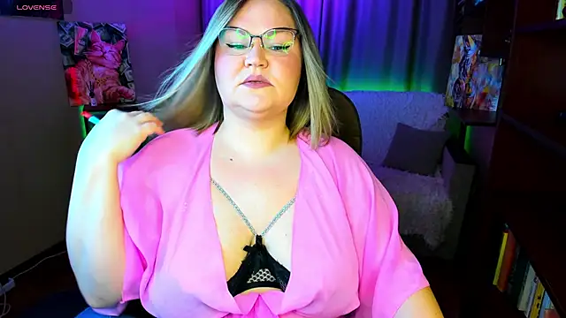 Snapshot of Vivien__wet chatting on 01/18/26, 12:58 Vivien wet online show from 01/18/26, 12:58