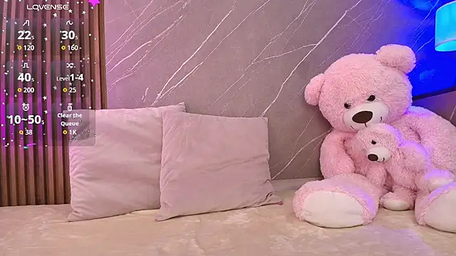 Snapshot of ariana_jhonson1 chatting on 02/04/26, 12:11 ariana jhonson1 online show from 02/04/26, 12:11