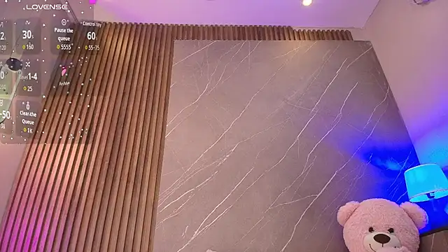 Snapshot of ariana_jhonson1 chatting on 02/11/26, 12:32 ariana jhonson1 online show from 02/11/26, 12:32