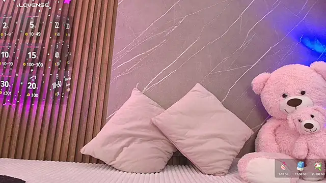 Snapshot of ariana_jhonson1 chatting on 02/19/26, 12:12 ariana jhonson1 online show from 02/19/26, 12:12