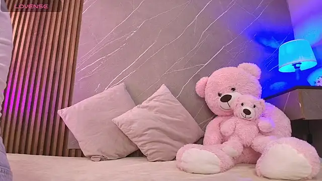 Snapshot of ariana_jhonson1 chatting on 02/24/26, 12:14 ariana jhonson1 online show from 02/24/26, 12:14