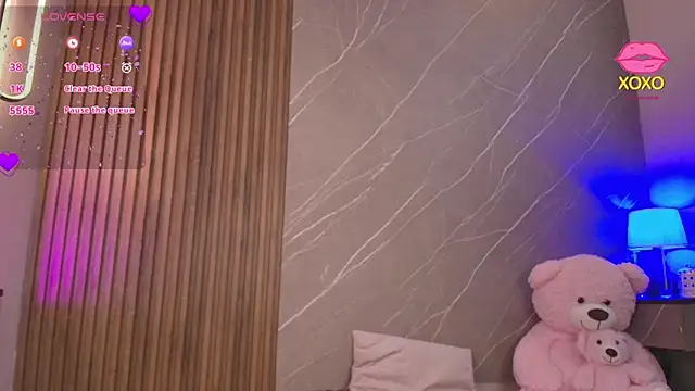 ariana jhonson1 online show from 04/23/26, 12:04