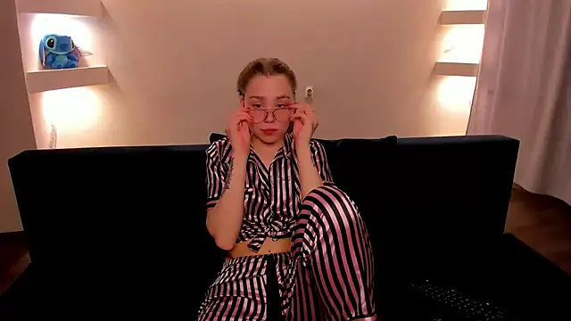 YourMegan online show from 10/13/25, 09:04