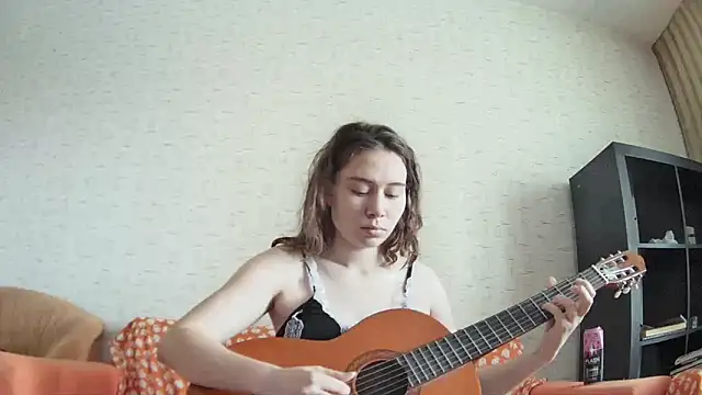 girliemilk online show from 02/15/25, 06:44