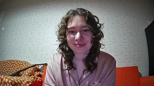 girliemilk online show from 10/29/25, 10:11