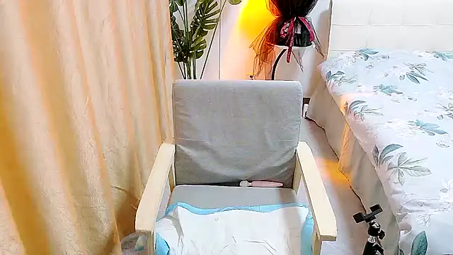 YIYI955 online show from 02/22/25, 06:17