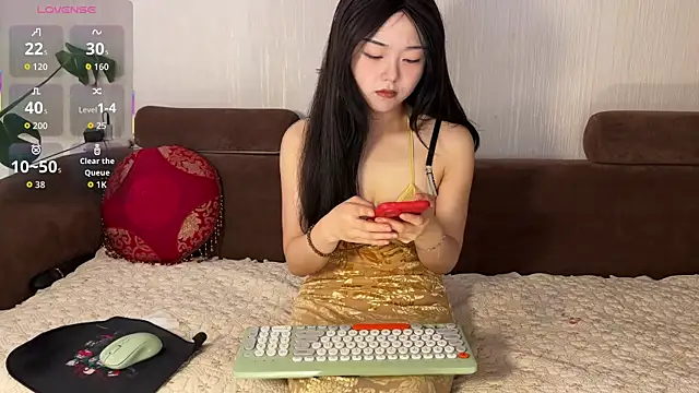 nanaliu6 online show from 10/14/25, 02:23