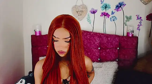 Snapshot of Khloe_Leal chatting on 02/27/25, 03:04 Khloe Leal online show from 02/27/25, 03:04