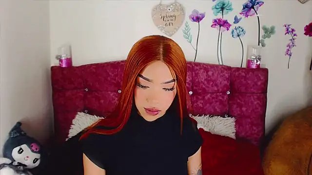 Snapshot of Khloe_Leal chatting on 03/01/25, 01:00 Khloe Leal online show from 03/01/25, 01:00