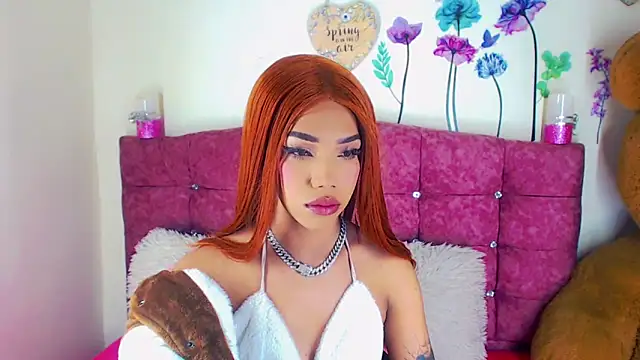 Snapshot of Khloe_Leal chatting on 03/12/25, 12:42 Khloe Leal online show from 03/12/25, 12:42